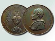 Medal pamiątkowy z Pielgrzymki Narodowej do Rzymu z popiersiem papieża Leona XIII, 1900 r., fot. A. Sułkowski